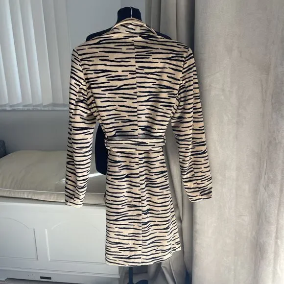 Bebe Faux Fur Tiger Stripe Beige Black Belted Coat L